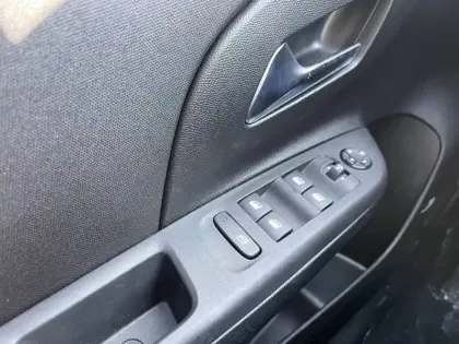 Photo 14 Opel Corsa  1.2 Turbo Hybrid 100 ch e-DCT6