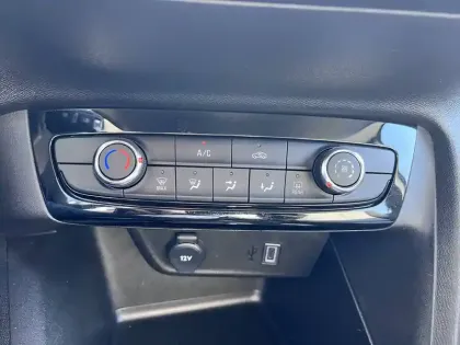 Photo 23 Opel Corsa  1.2 Turbo Hybrid 100 ch e-DCT6