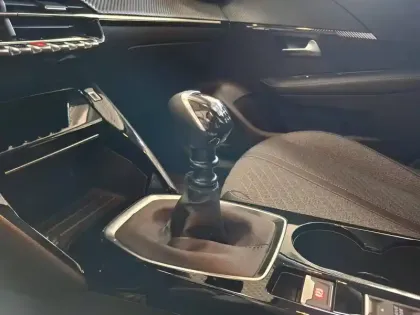 Photo 19 Peugeot 208  100 S&S BVM6