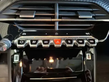 Photo 18 Peugeot 208  100 S&S BVM6