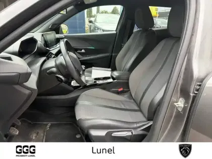 Photo 48 Peugeot 2008  PureTech 100 S&S BVM6