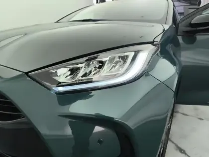 Photo 13 Toyota Yaris  Hybride 130h Collection