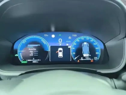 Photo 20 Toyota Yaris  Hybride 130h Collection