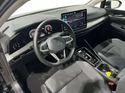 Photo 8 Volkswagen Golf 1.5 eTSI EVO2 150 DSG7 Style