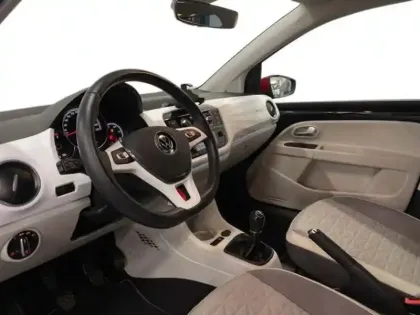 Photo 8 Volkswagen Up ! 2.0 1.0 65 BlueMotion Technology BVM5 Beats Audio