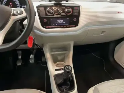 Photo 9 Volkswagen Up ! 2.0 1.0 65 BlueMotion Technology BVM5 Beats Audio