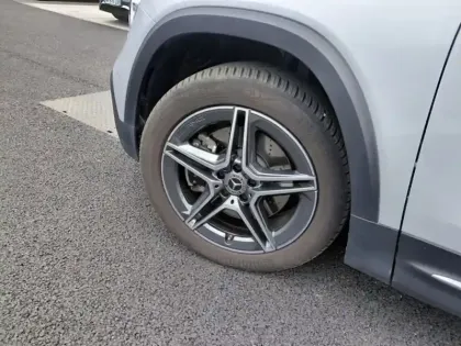 Photo 8 Mercedes GLB  220 d 4MATIC AMG Line