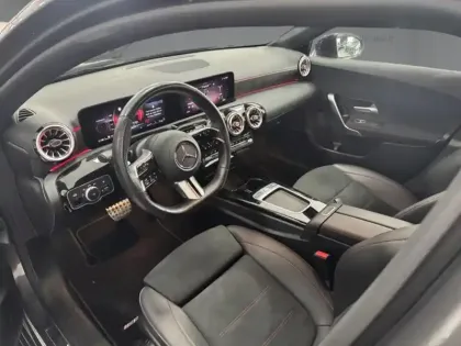 Photo 8 Mercedes Classe A 200 d AMG Line