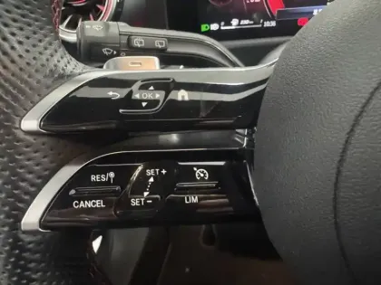 Photo 12 Mercedes Classe A 200 d AMG Line