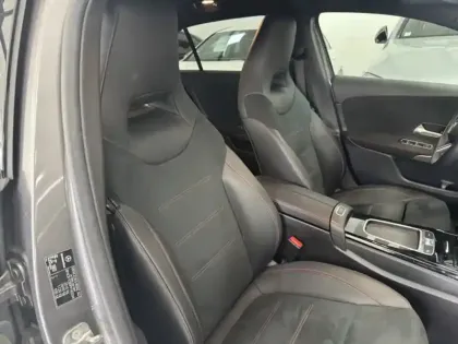 Photo 14 Mercedes Classe A 200 d AMG Line