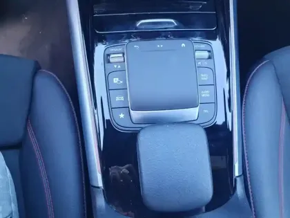 Photo 8 Mercedes GLA 200 d AMG Line