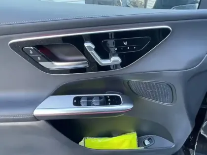 Photo 15 Mercedes Classe GLC GLC 220 d 4MATIC AMG Line