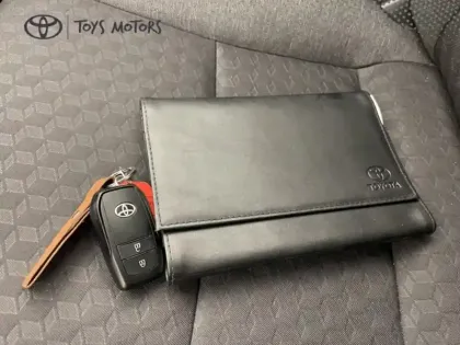 Photo 25 Toyota Yaris Hybride 116h Dynamic