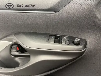 Photo 15 Toyota Yaris Hybride 116h Dynamic