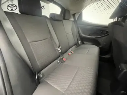 Photo 21 Toyota Yaris Hybride 116h Dynamic