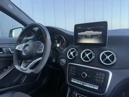 Photo 8 Mercedes CLA Coupé 200 d WhiteArt Edition