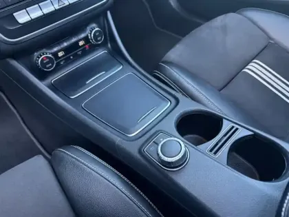 Photo 24 Mercedes CLA Coupé 200 d WhiteArt Edition