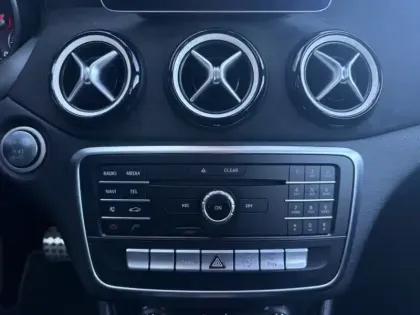 Photo 11 Mercedes CLA Coupé 200 d WhiteArt Edition