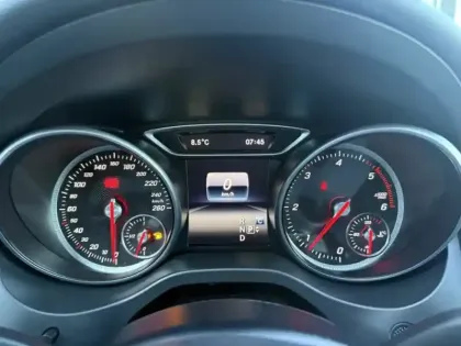 Photo 29 Mercedes CLA Coupé 200 d WhiteArt Edition