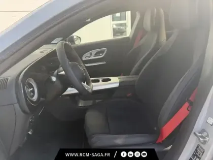 Photo 15 Mercedes CLA Coupe 350 4MATIC avec technologie EQ Limited Edition