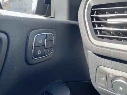 Photo 17 Ford Kuga 2.5 Duratec 180ch Hybrid FlexiFuel ST-Line X Powershift