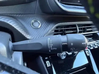 Photo 17 Peugeot 208 e- 136ch GT Suréquipée