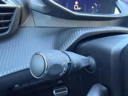 Photo 13 Peugeot 208 e- 136ch GT Suréquipée