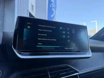 Photo 20 Peugeot 208 e- 136ch GT Suréquipée