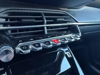 Photo 23 Peugeot 208 e- 136ch GT Suréquipée