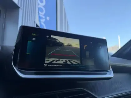 Photo 8 Peugeot 208 e- 136ch GT Suréquipée