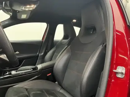 Photo 15 Mercedes Classe A 180 d AMG Line