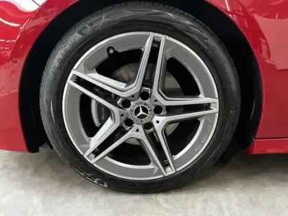 Photo 8 Mercedes Classe A 180 d AMG Line