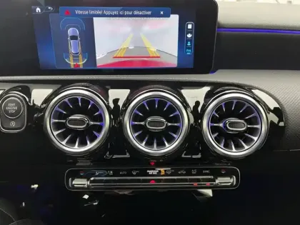 Photo 17 Mercedes Classe A 180 d AMG Line