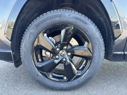 Photo 8 Toyota Rav4 Gén. V Ph1 Collection 5