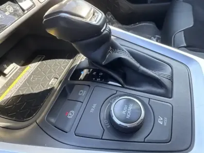 Photo 15 Toyota Rav4 Gén. V Ph1 Collection 5