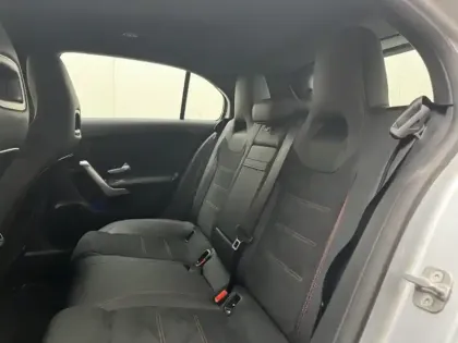 Photo 12 Mercedes Classe A 200 d AMG Line