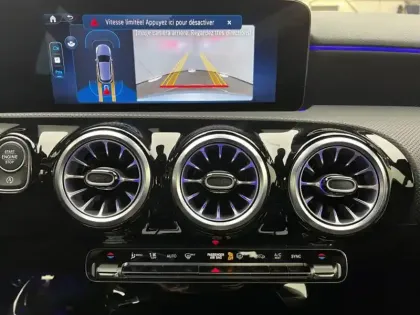 Photo 14 Mercedes Classe A 200 d AMG Line