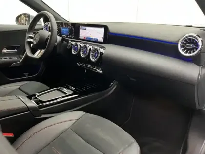 Photo 14 Mercedes Classe A 200 d AMG Line