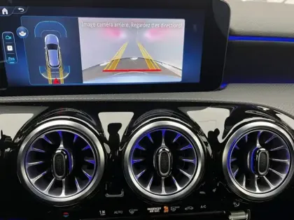 Photo 12 Mercedes Classe A 200 d AMG Line