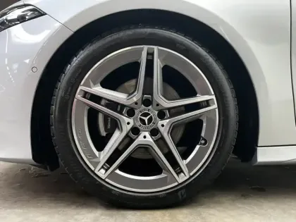 Photo 8 Mercedes Classe A 200 d AMG Line