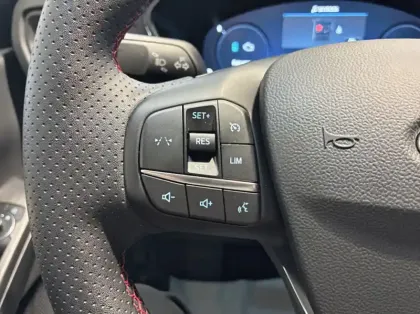 Photo 15 Ford Kuga 2.5 Duratec 180ch Hybrid FlexiFuel ST-Line Powershift