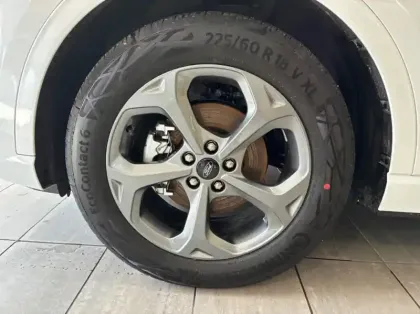 Photo 13 Ford Kuga 2.5 Duratec 180ch Hybrid FlexiFuel ST-Line Powershift