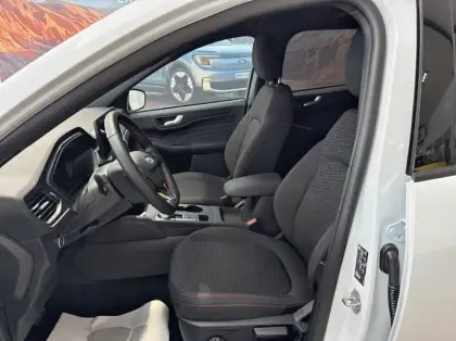 Photo 9 Ford Kuga 2.5 Duratec 180ch Hybrid FlexiFuel ST-Line Powershift