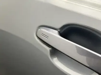 Photo 18 Toyota C-HR 1.8 Hybride 122 Dynamic Business