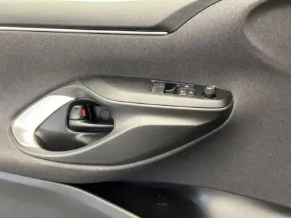 Photo 16 Toyota Yaris Hybride 116h Dynamic