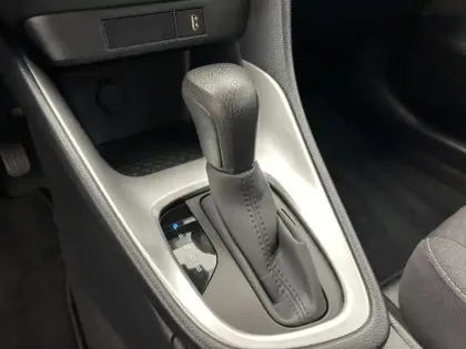 Photo 12 Toyota Yaris Hybride 116h Dynamic