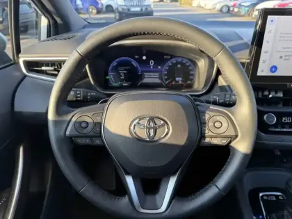 Photo 8 Toyota Corolla Hybride 196h Design Confort