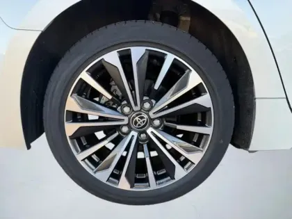 Photo 7 Toyota Corolla Hybride 196h Design Confort