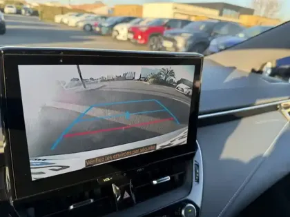 Photo 6 Toyota Corolla Hybride 196h Design Confort