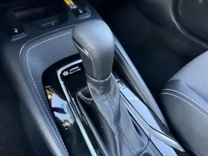 Photo 10 Toyota Corolla Hybride 196h Design Confort